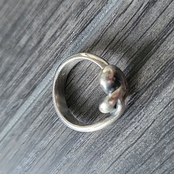 Heart Knot Ring - Picture 3 of 7